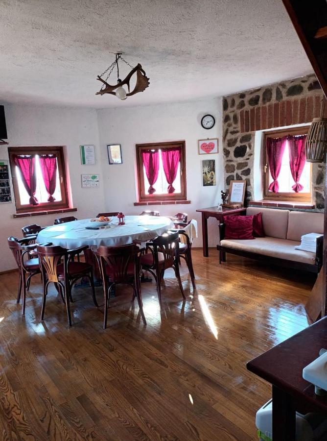 Robinson Vila Kitokret Kutjevo Luaran gambar